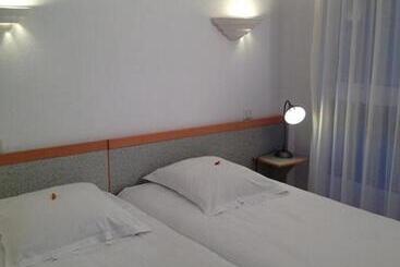 Szálloda Hôtel Orange Marine