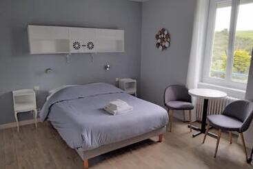 Отель Hôtel Relais De Trefeuntec