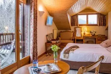 ホテル L Ancolie Chalet Du Lac