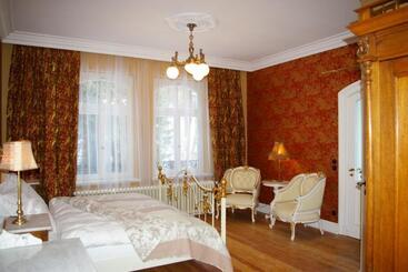 تختخواب و صبحانه Historische Pension Villa Uhlenhorst