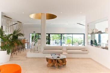 Hotelli Cala Di Greco