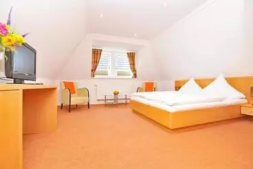 Hotelli Und Restaurant Petit Robby