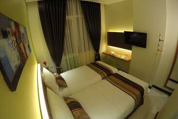 Отель Biz Boulevard