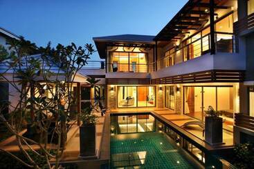 Hotelli Chalong Miracle Lakeview