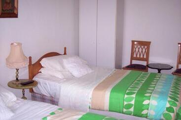 تختخواب و صبحانه Butterfly Guest House