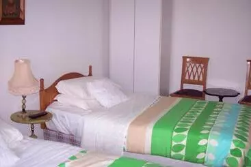 تختخواب و صبحانه Butterfly Guest House