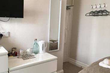 민박 Cliveden Guest House