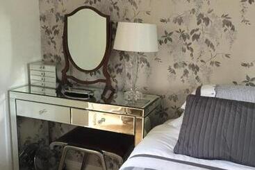 تختخواب و صبحانه Harford En Suite Rooms