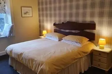 Bed and Breakfast The Neidpath Inn