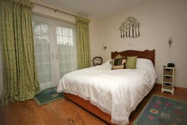 민박 The Old Dairy