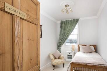 The Walls Bed And Breakfast