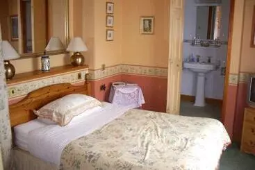 Bed and Breakfast Compton House