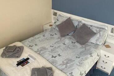 Bed and Breakfast Ivydene Guest House