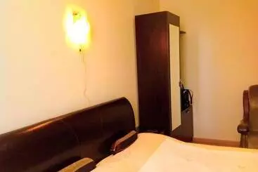 هاستل Lelis Guest House