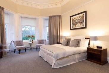 تختخواب و صبحانه Fernbank House