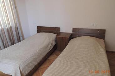 هتل Galavnis Kari