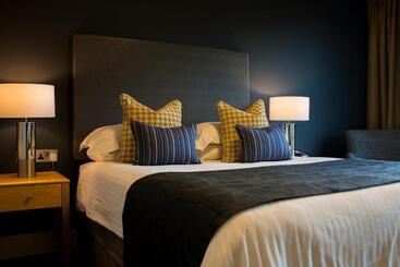 Отель Woodland Grange