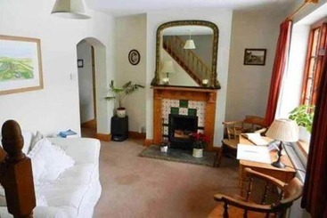 Larkrise Cottage Bed And Breakfast