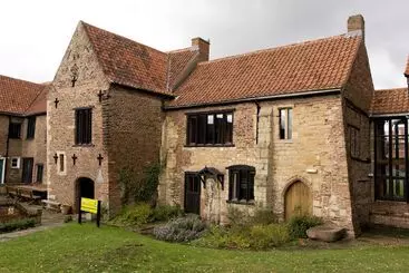 Yha Beverley Friary   Hostel