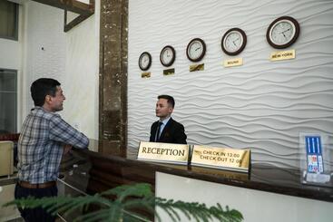 هتل Bokhtar Apart