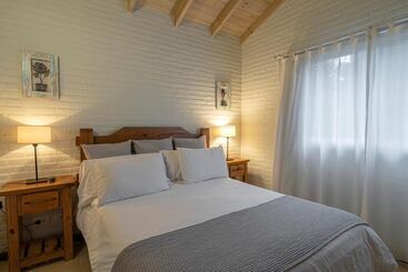 هتل Valeria House Rental Suites