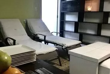هتل Aeropuerto Ezeiza Casa De Mr