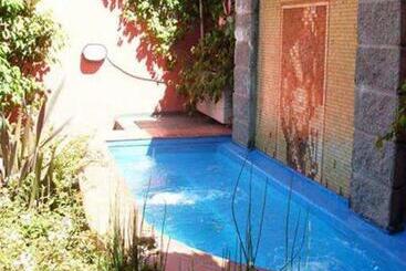 Lgy Bed & Breakfast Only Men