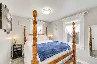 Cozy Norcal Cottage: 2 Mi To Redwoods & Beaches!