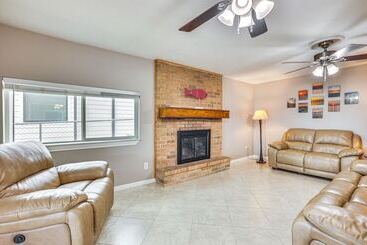 Dom wiejski Lakefront Livingston Retreat W/ Dock & Fire Pit!