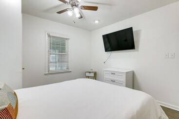 קוטג'' Decatur Home W/ Fire Pit, Near Little Five Points!