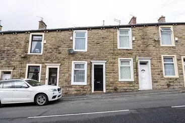 Residenssi Immaculate 3 Bed House In Accrington
