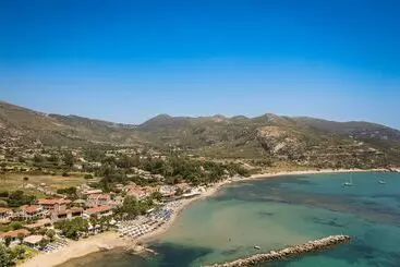 Rosilion Studios & Apartments