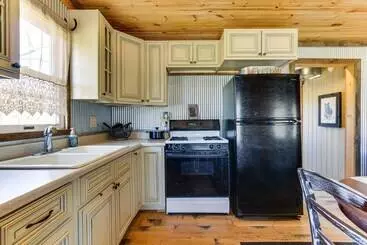 Vakantiehuisje Rustic Mount Perry Cabin Near Fishing Pond & Farm