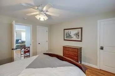 コテージ Yankton Vacation Home W/ Hot Tub & River Views