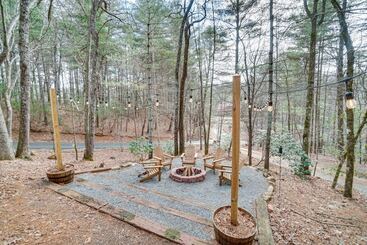 بيت ريفى Hidden Hiawassee Retreat W/ Hot Tub & Game Room!