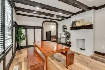 Mökkimajoitus Spacious East Orange Home: Steps To Elmwood Park!