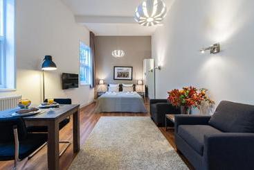 Hotel Short Stay Group Harbour Loft Studios
