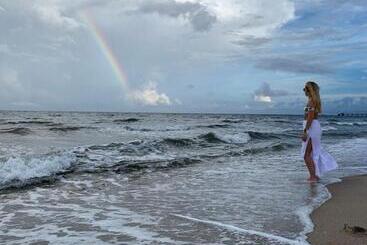 فندق Plunge Beach Resort