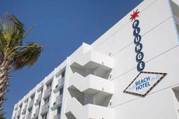 Otel Plunge Beach Resort