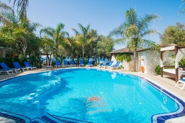 בית מלון כפרי Resort Rocca Di Vadaro