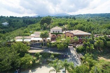 هتل Il Ciliegio Dell Etna