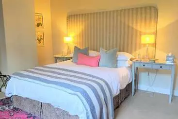 Hotel Warwick Hall