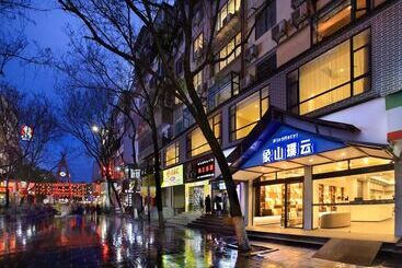 Wing Hotel Guilin Pedestrian Street