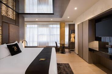 Hugo S Boutique Hotel Adults Only