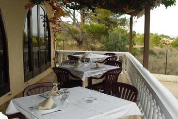 Отель Serra D írta