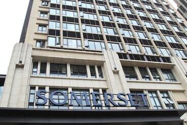 هتل آپارتمان Somerset Yangtze River Chongqing