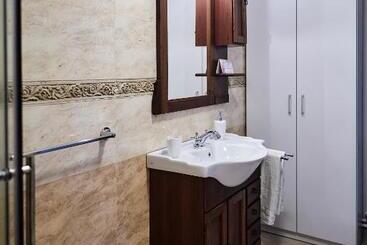 بنسيون La Conac Resort