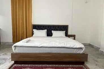 Hotelli Sm Lodge And Restaurant