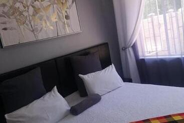 Pensionat Africa Online Suites