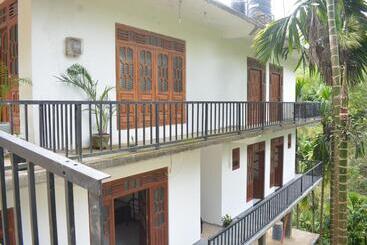 Aamiaismajoitus (B&B) Four Nine Ella